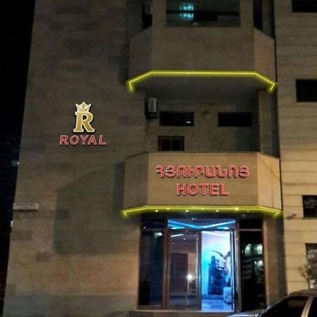 Royal Plus Hotel Jerevan Exteriör bild