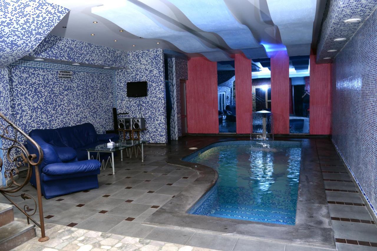 Royal Plus Hotel Jerevan Exteriör bild