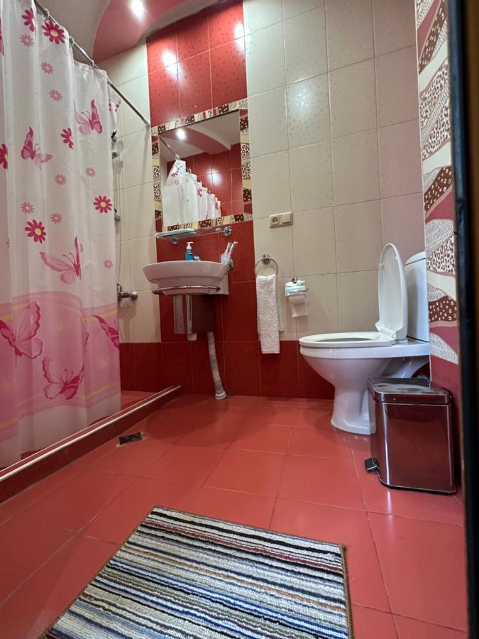 Royal Plus Hotel Jerevan Exteriör bild