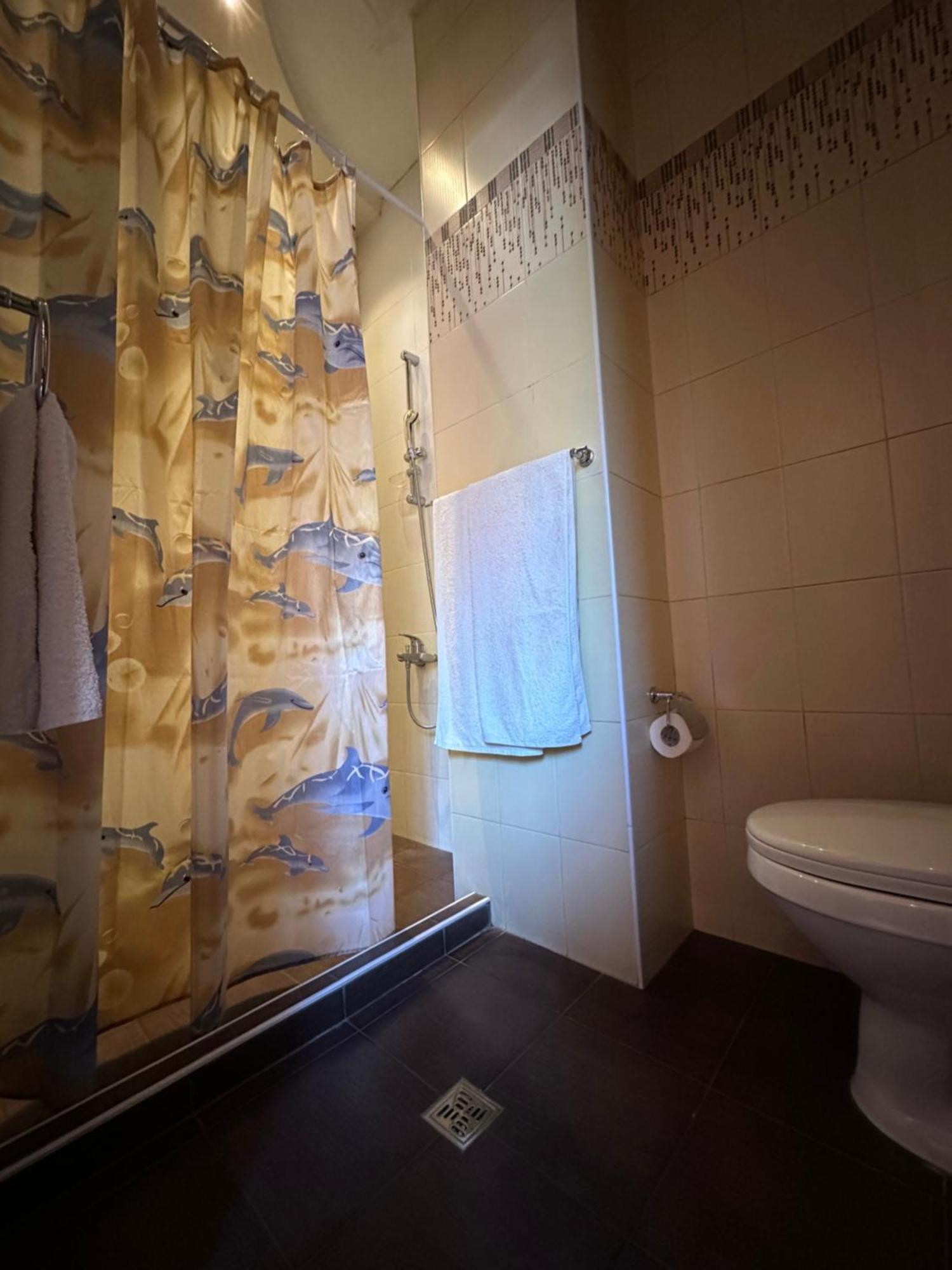 Royal Plus Hotel Jerevan Exteriör bild